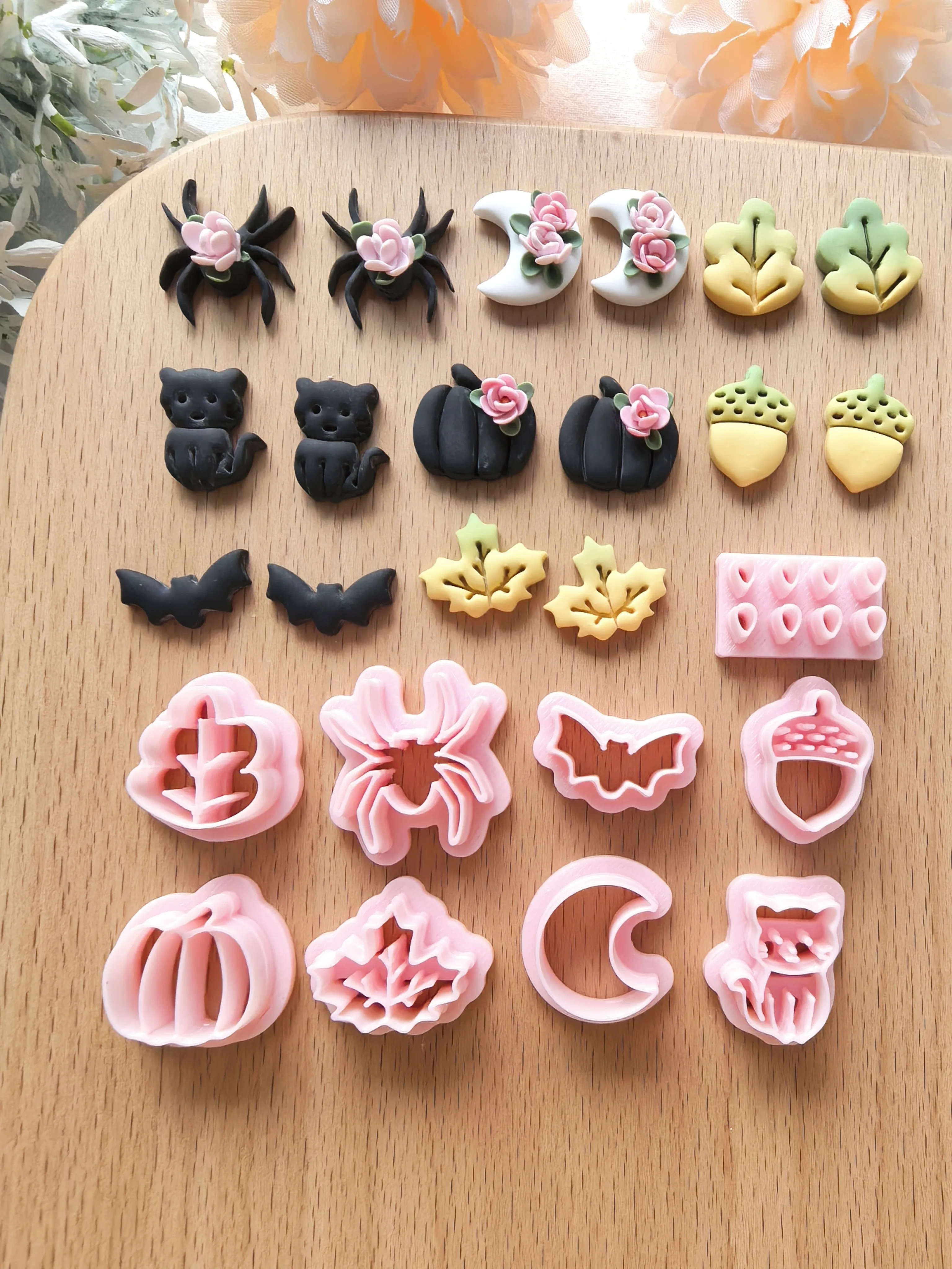 

Halloween Series Mini Polymer Clay CutterSpider/Pumpkin/Maple Leaf/Moon/Cat Clay Cutting Molds DIY Earrings Jewelry Making Tools