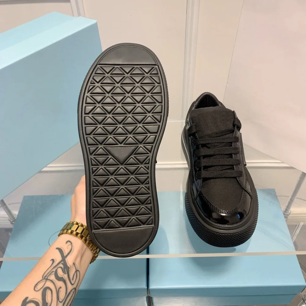 

Women Casual Shoes New Thick Sole Sponge Sole Sports Round Toe Lace Up White Lace Up Casual Board Shoes SL208