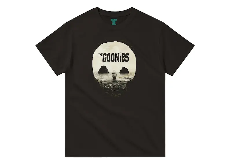 

The Goonies Tee, Richard Donner, Steven Spielberg, 1985 - HQ Retro Movie Print T-Shirt, Heavyweight Unisex Crewneck