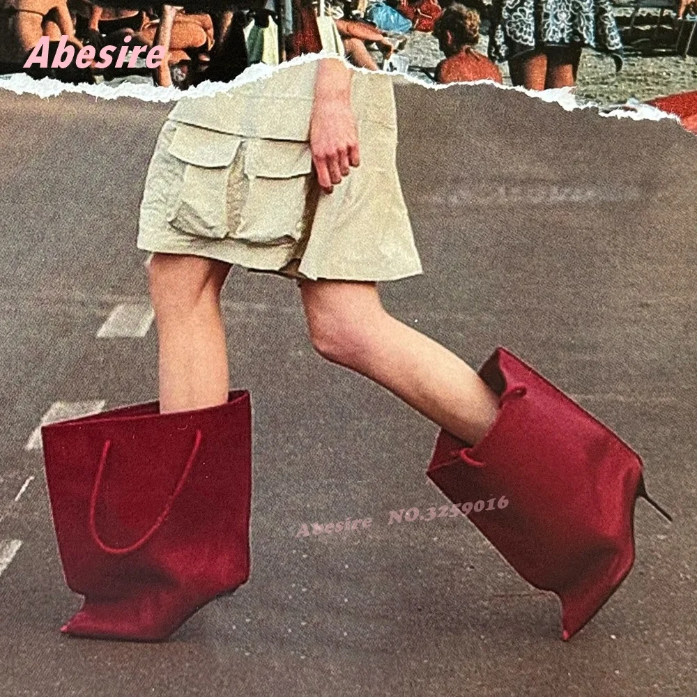 

Женские широкие ботинки на шпильке. Женские высокие модные короткие сапоги на высоком каблуке. Туфли до середины икры с острым носком. Зимняя роскошная обувь.