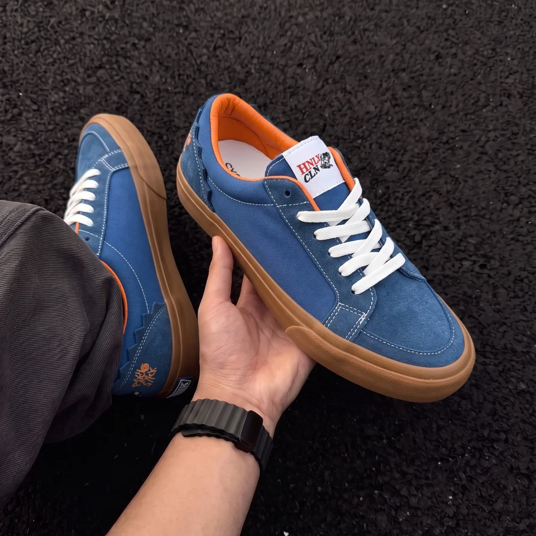 Explosion Embroidery Heel Retro Skate Shoes, Dark Blue Coffee Sole Low Top Sneakers, Unisex Casual Trendy Shoes for Students