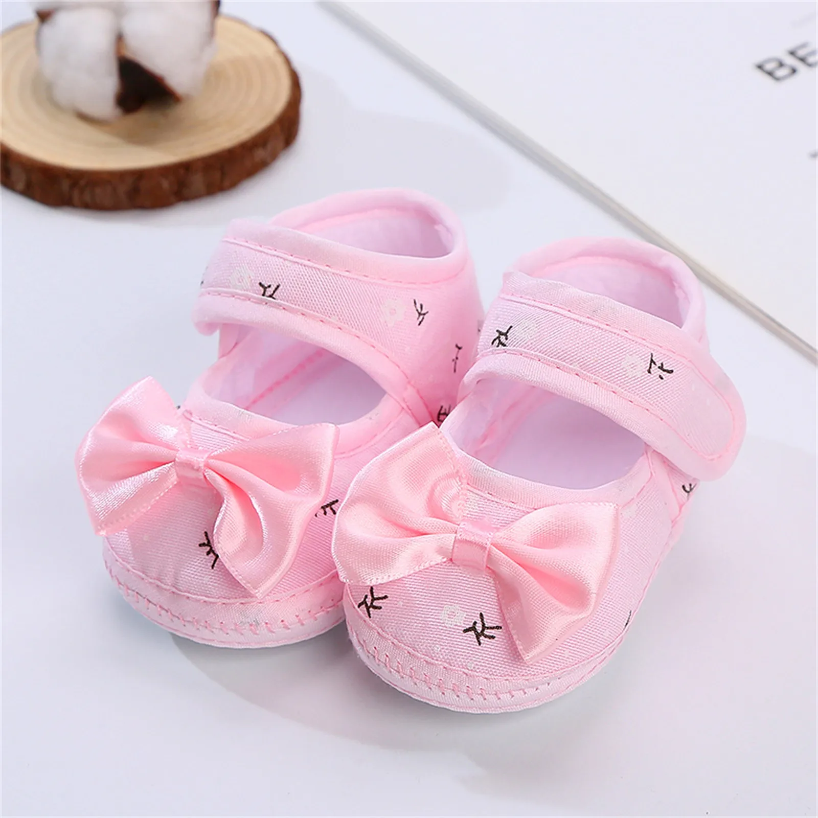 

2022 New Fashion Baby Shoes Newborn Baby Girls Floral Print Little Bottie Prewalker Soft Sole Single Shoes For Your Baby