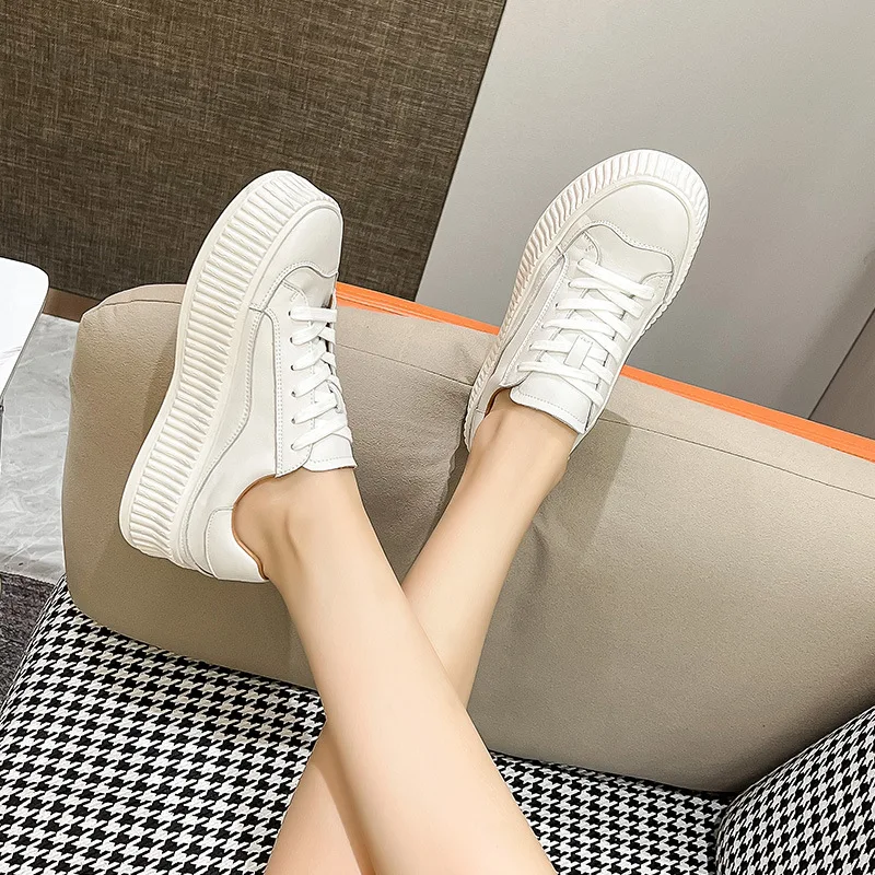 

Casual Shoes for Women 2025 Spring Edition Biscuit Shoes Thick soled Shoes for Women Sports and Leisure Board Shoes