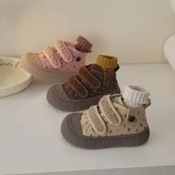 Scarpe calde in tela di cotone per bambini scarpe da ginnastica per bambini con stampa floreale di moda per ragazze scarpe in cotone caldo alto con decorazione di rivetti