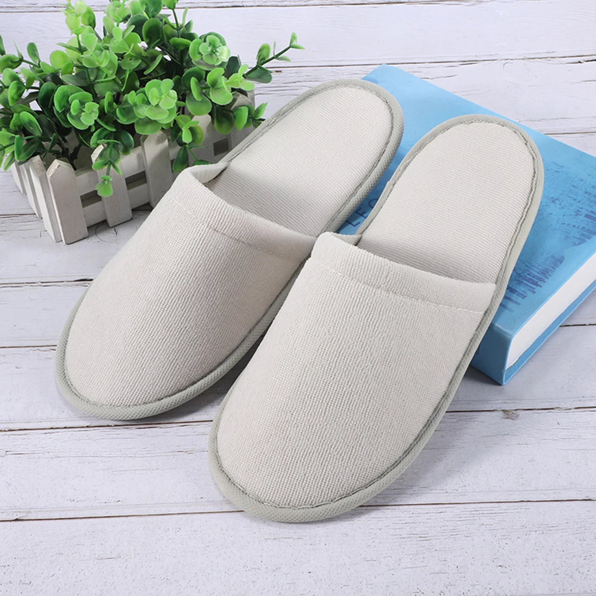 1 Pair Hotel Travel Disposable Slippers House Slippers Men Women High Quality Nonslip Home Slippers Guest Use