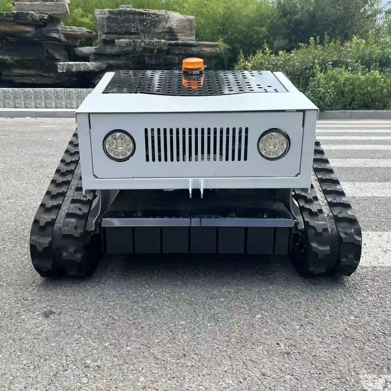 ZNW - 500B Remote Lawn Mower: Wear - Resistant Wheels, Easy Operation Panel, Effortless Lawn Management