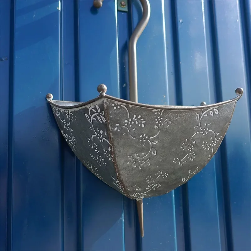 Vintage Umbrella Wall Planter, Metal Garden Hanging Decor, 17.3x11.2 inches, Detachable Handle