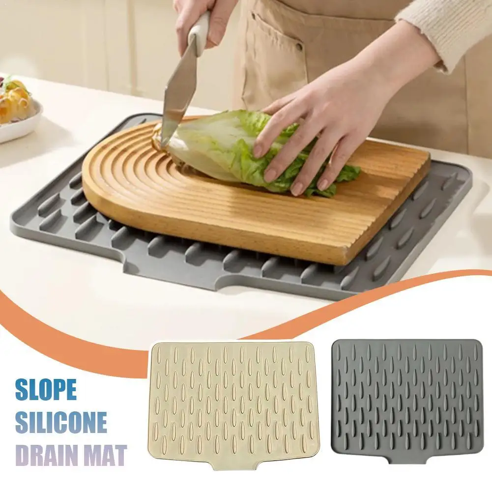 

Kitchen Drainage Mat ​​with Non-Slip Base Silicone Fruit And Vegetable Dish Draining Drying Mat Efficient Water Drainage