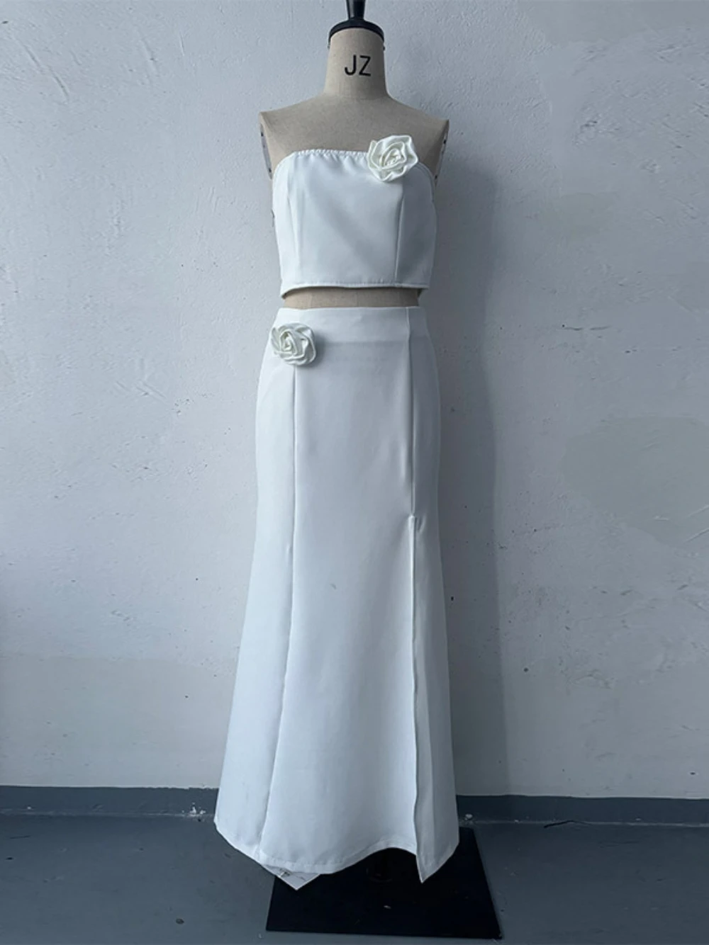 Elegant White Sleeveless Two Piece Dress 3D Flower Crop Top High Split Midi Skirt Sexy Outfit For Cocktail Party Vacation