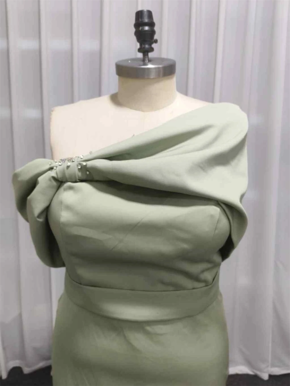 

Customized Fashion Jersey Evening Dresses Exquisite Off the Shoulder Prom Dress Formal Straight Buttons Back Party Dress