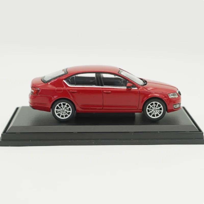 Diecast 1/43 Scale Octavia Alloy Car Model Static Collection Decorated Holiday Gifts Toys