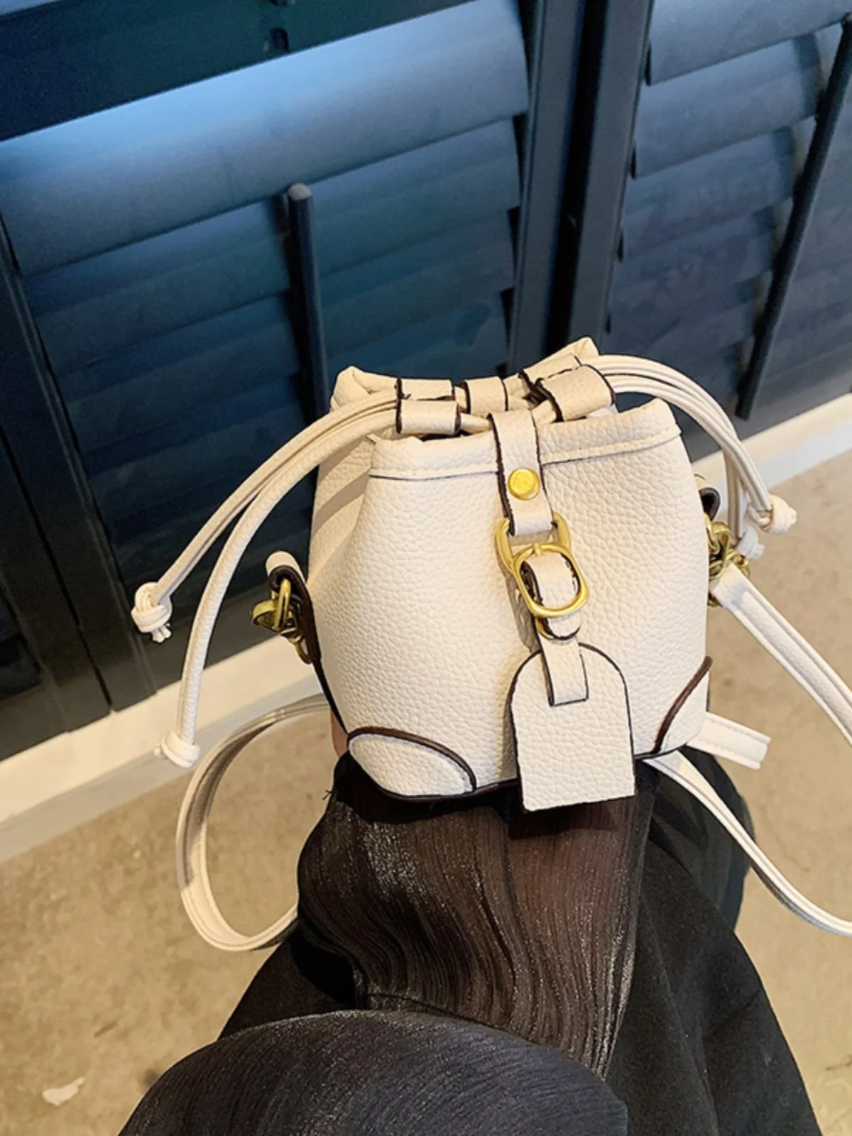 

Корейская сумка-ведро, женская сумка через плечо, модный дизайн губной помады, милая повседневная сумка из искусственной кожи контрастного цвета