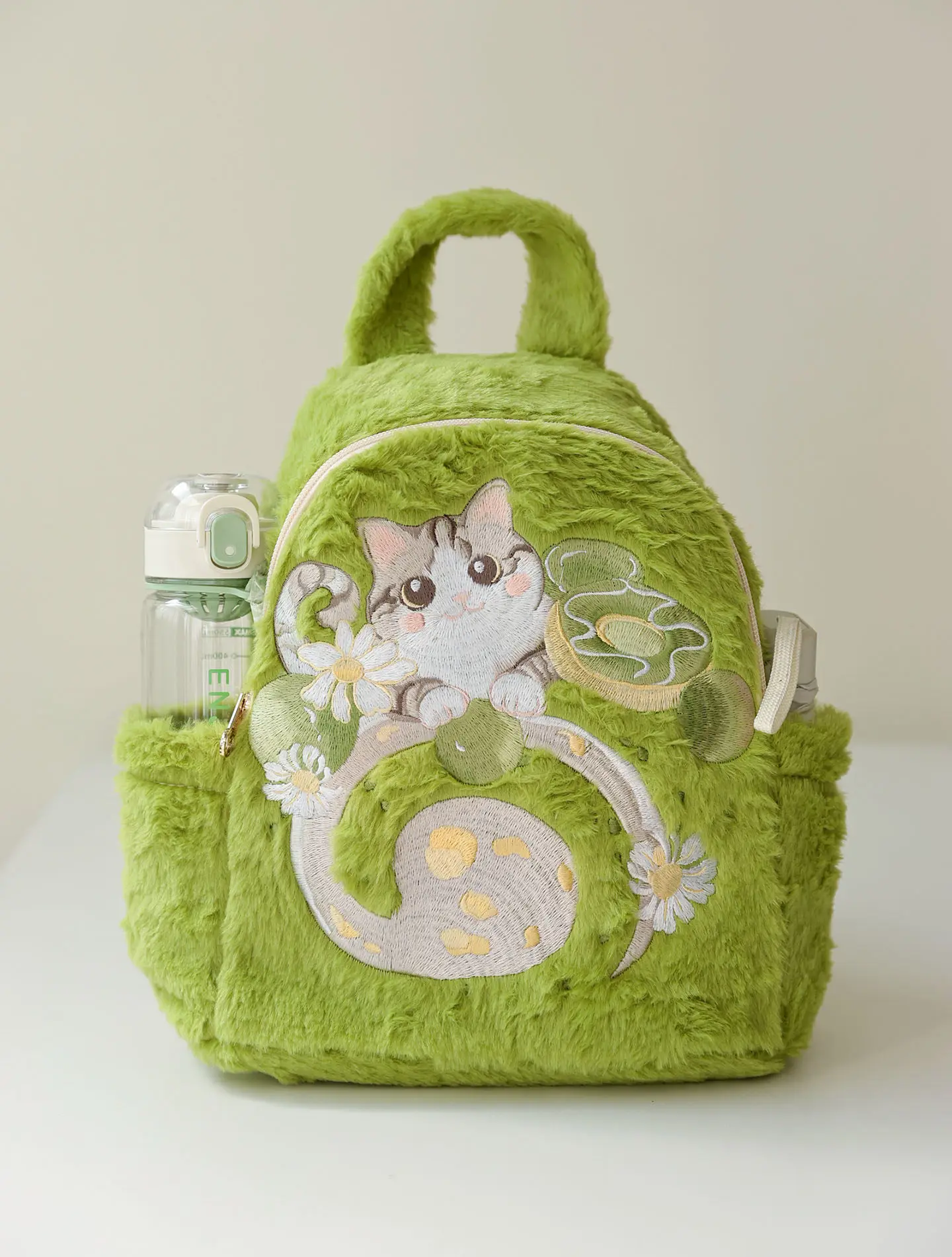 

Милый плюшевый рюкзак в китайском стиле с вышивкой в виде мультяшного кота, цвета матча, для женщин, в стиле Лолита