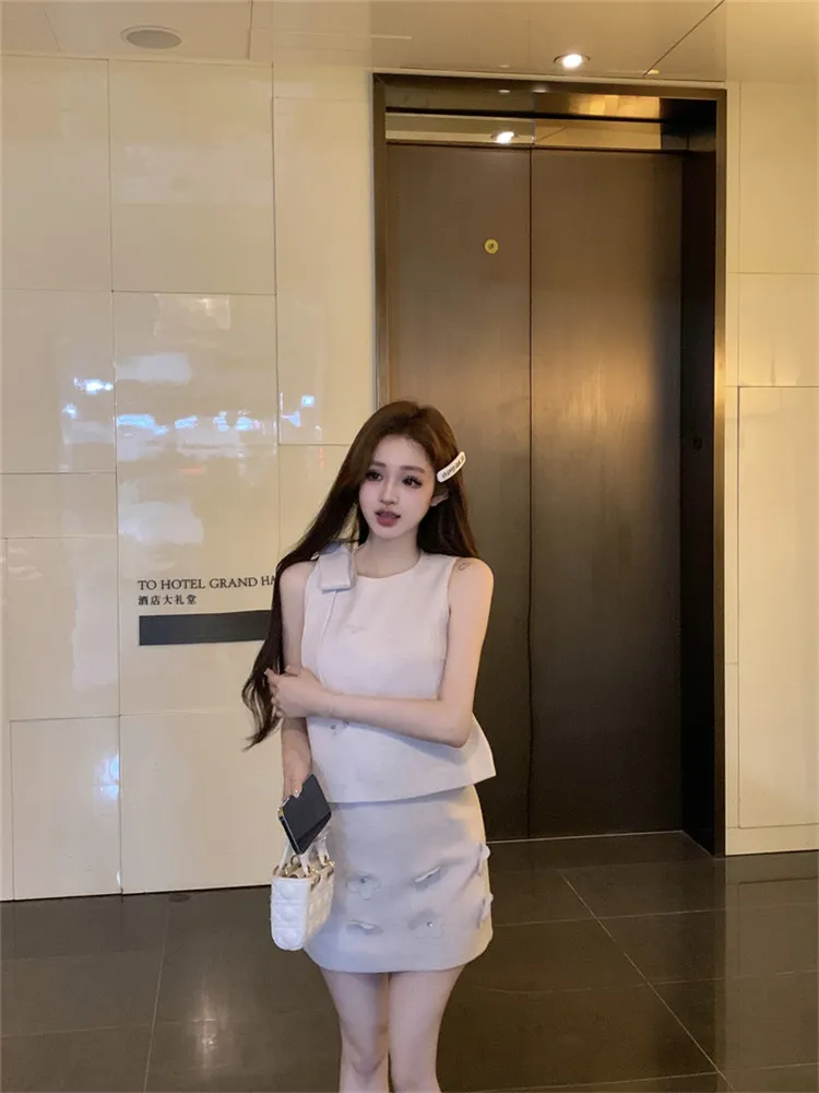 French Fashion Celebrity 2 Piece Dress Suits Elegant Lady O Neck Bow Short Tank Vest Top&Flower A Line Mini Skirt Two-piece Sets