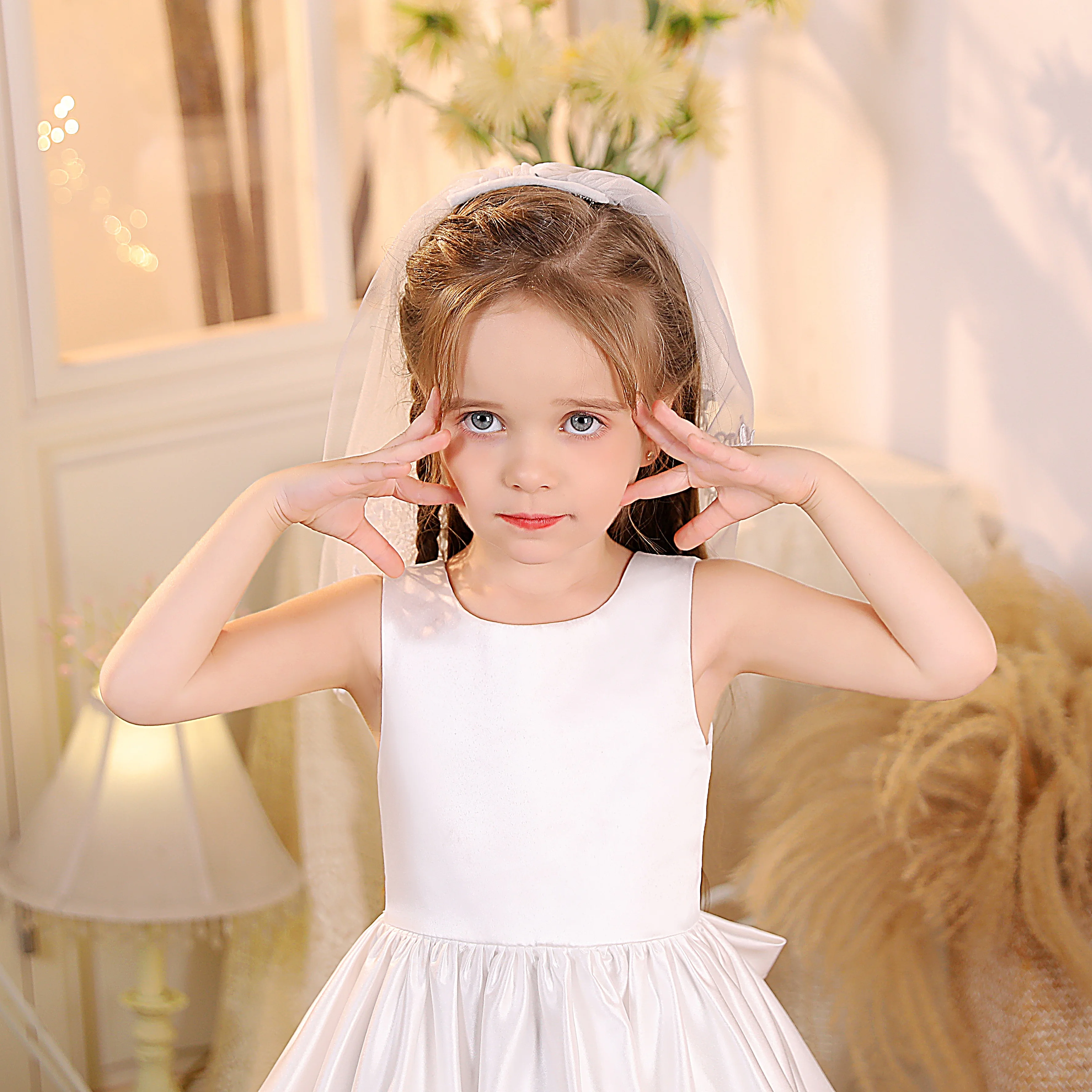 Gidion Kids' Short One Tier Appliques Wedding Bridal Veil With Comb For Flower Girl Or Junior Bridesmaid Wedding Accessories