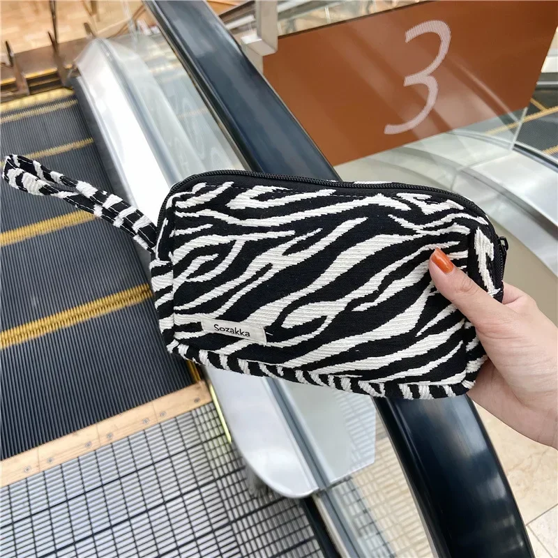 Simple Design Female Purses Organizer Leopard&Zebra Canvas Makeup Bag Zipper Pouch Wristlet Wallet Bas for Women Gift косметичка