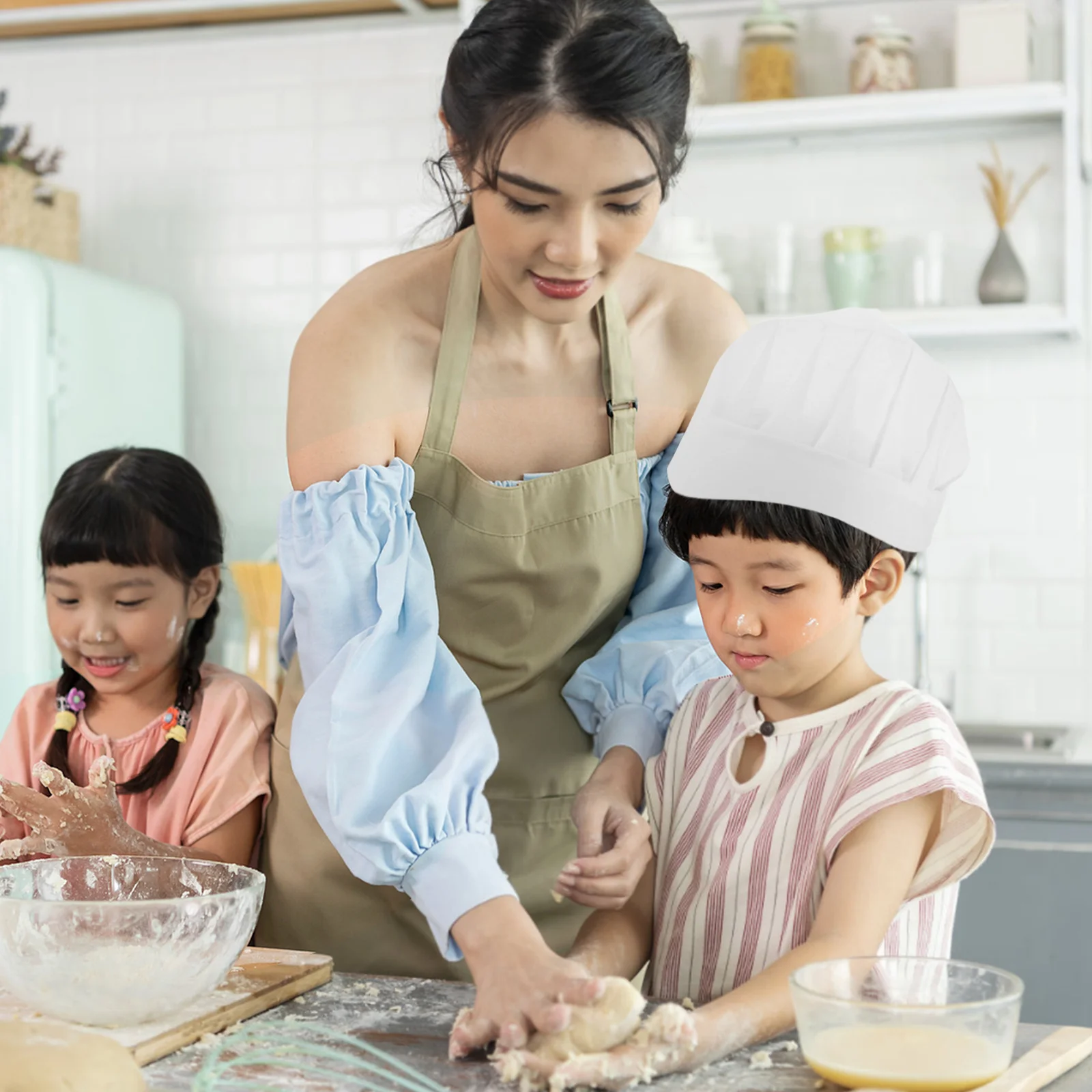 หมวกเชฟแบบใช้แล้วทิ้ง 15 ชิ้น สีขาว ขนาดเล็ก ทำจากผ้าไม่ถักทอ สำหรับงานเบเกอรี่ งานวันเกิด คอร์สสอนทำอาหาร การทำขนมที่บ้าน