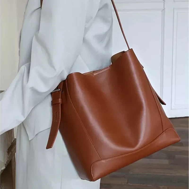 Female Large Capacity Genuine Leather Shoulder Bag Fashion Lady Commute Messenger Bag Solid Color Classic Women Bucket Tote Bags