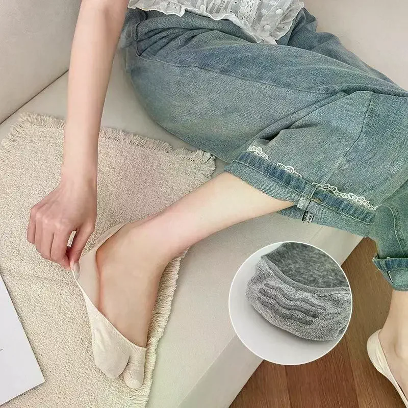 1 Pair Short Split Toe Tabi Socks Summer Thin Cotton Two Toe Socks Women Non-slip Boat Socks Soft Breathable Invisible Hosiery