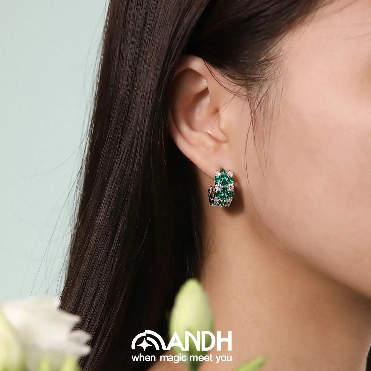ANDH زراعة الزمرد واسعة نصف هوب أقراط للنساء 925 فضة مختبر الأحجار الكريمة أقراط مجوهرات الزفاف الذكرى