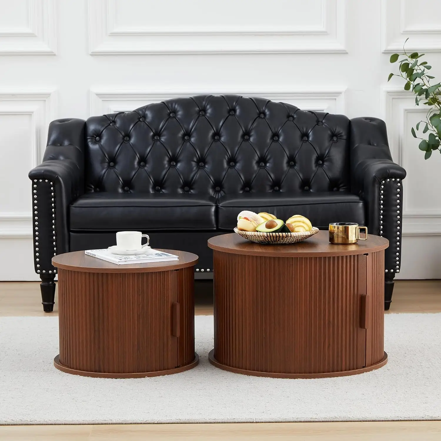 Conjunto de mesa de centro redonda de nogueira moderna de 2 peças – Mesas laterais caneladas com espaço de armazenamento e porta deslizante, para sala de estar/escritório/quarto