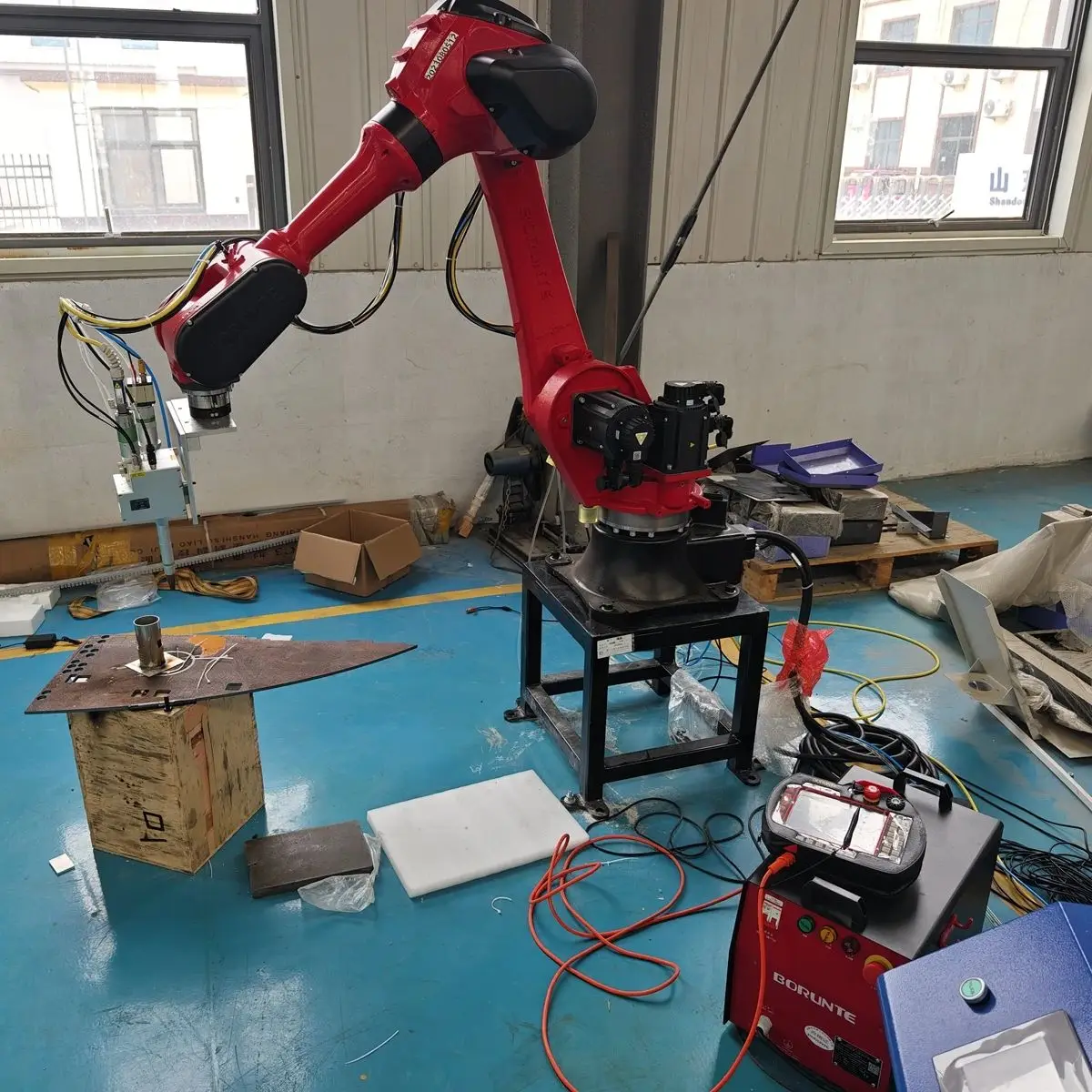 Six-Axis Automatic CNC Robotic Arm Fiber Laser Welding Machine Raytools Raycus MAX Generator