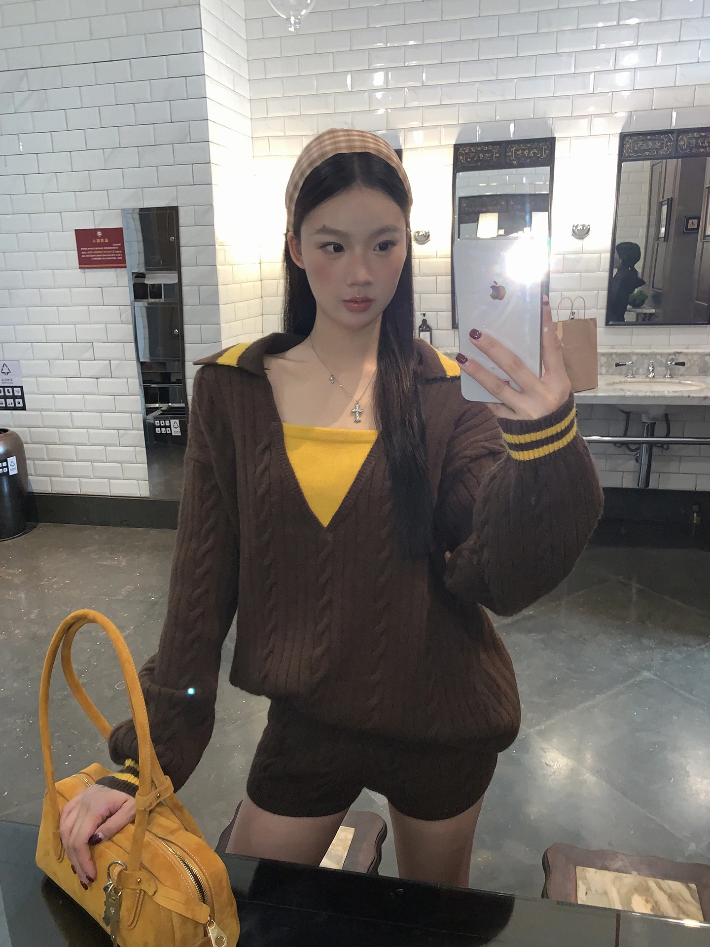 

Winter Women's Knitwear Sweater Casual Korean Sle Inner Wear Outer Wear Lazy High-End Feeling Fake Two-Piece Knitted Top