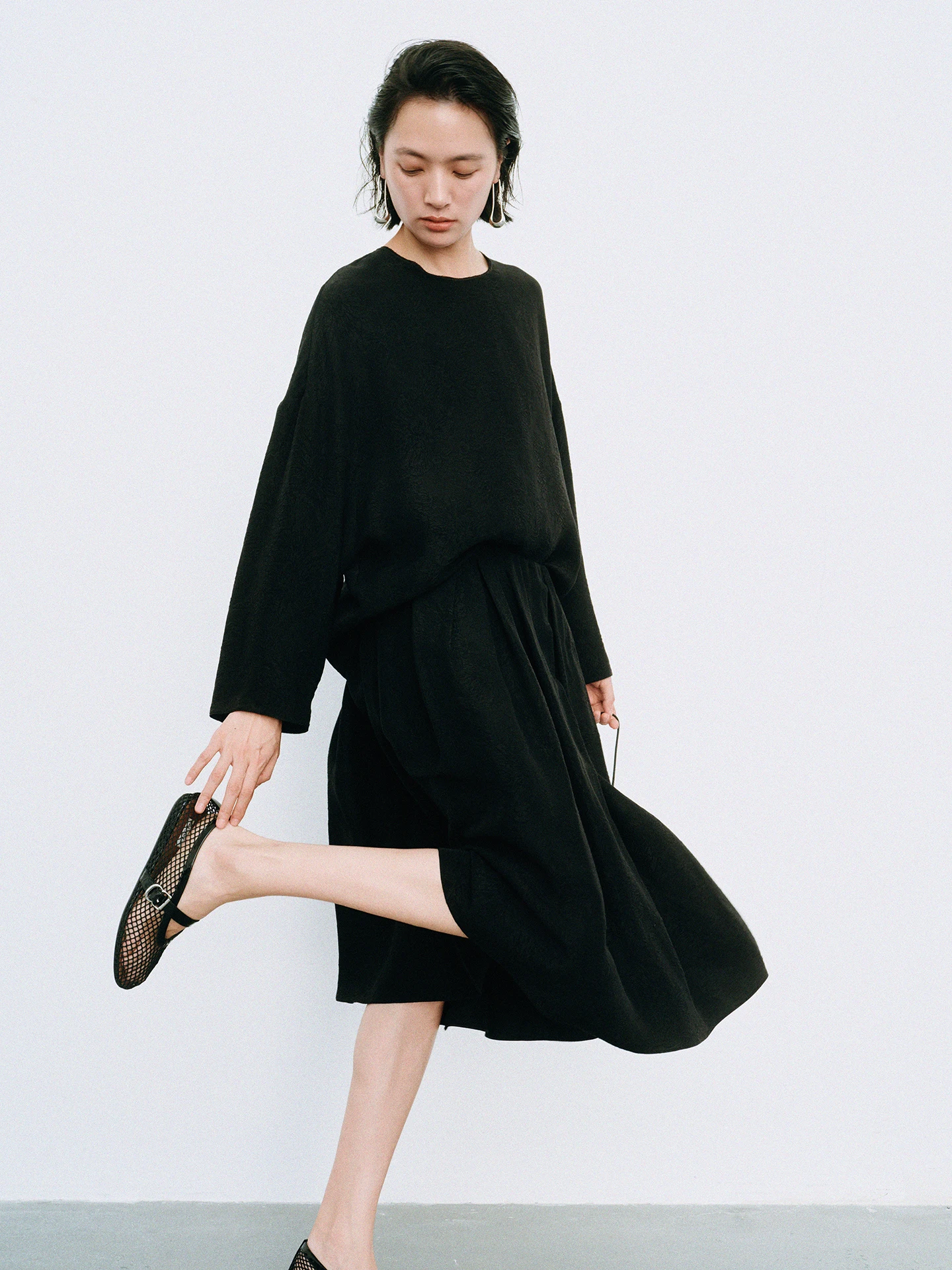 

YVONE LIU French Sle Loose Fit Bla Silk Top Romantic Aosphere Vintage Floral Embroidery Women's Premium Quali irt