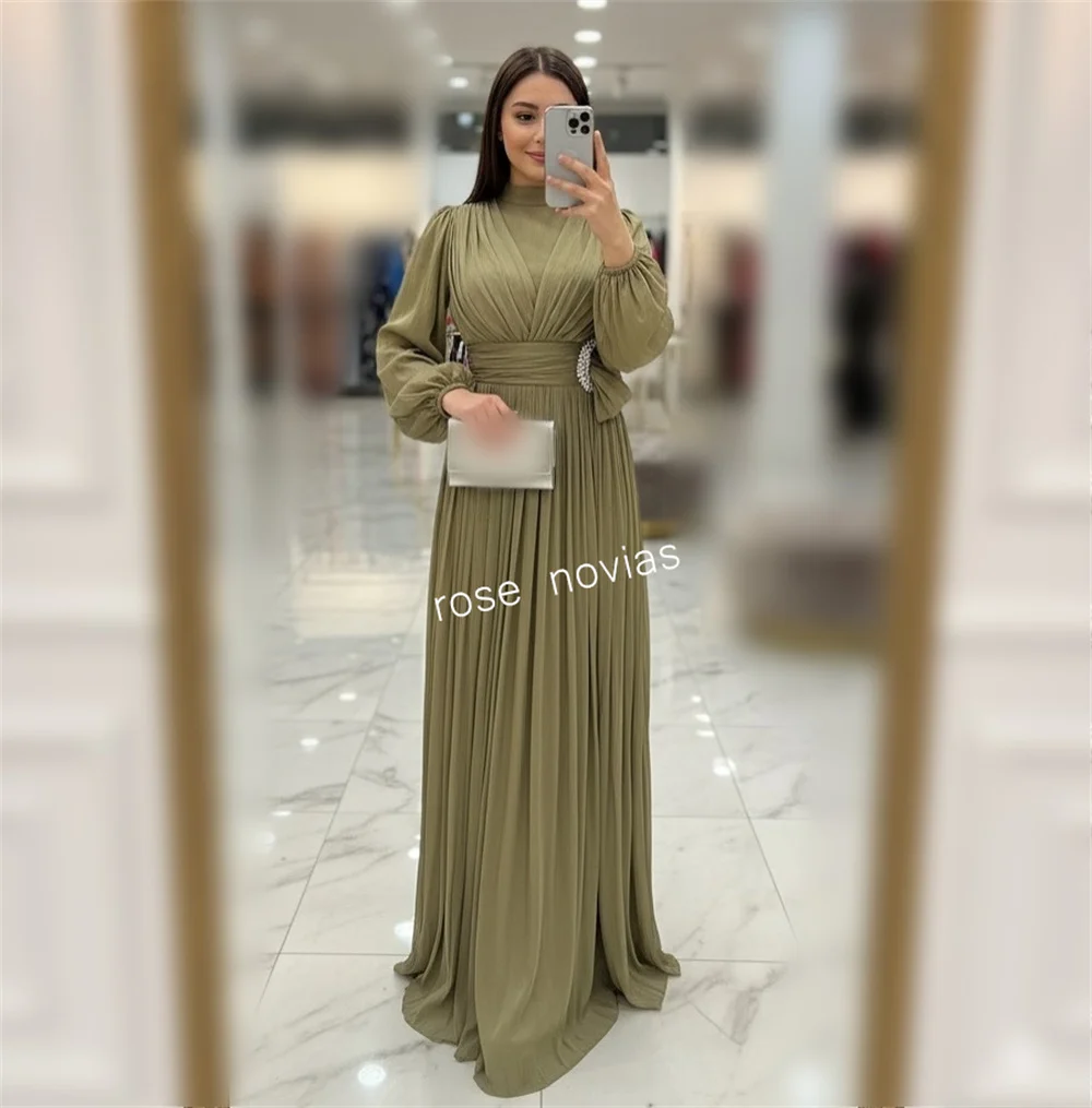 فساتين شيفون كلاسيكية مخصصة ذات ياقة عالية وطيات على شكل حرف a فساتين طويلة مناسبة مخصصة للنساء فستان سهرة أنيق لحفلات الزفاف