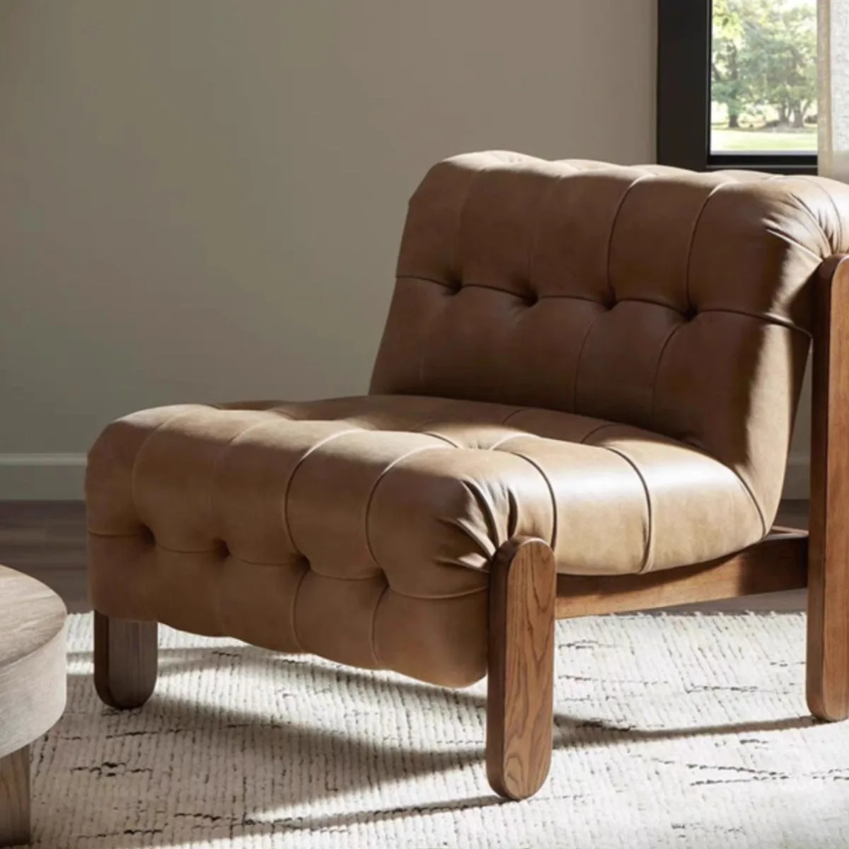 Светлый роскошный диван-кресло из цельного дерева в средневековом стиле, отель, проживание в семье, кафе, кресло для отдыха, ваби, ветер, гостиная, одиночный стул