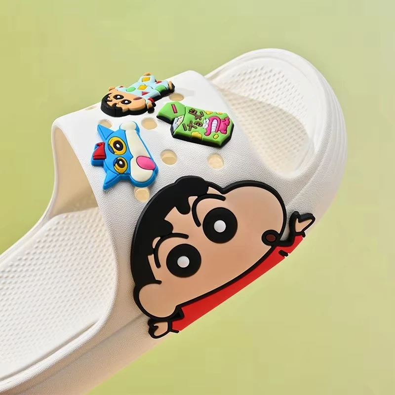 

Милые детские тапочки Crayon Shin-Chan 2026: летние, мультяшные, нескользящие, мягкие, для дома и ванной, для родителей и детей
