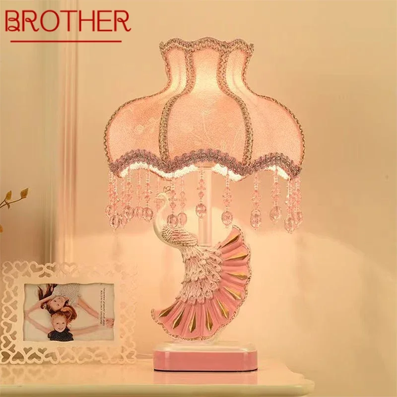 BROTHER European Peacock Table Lamp Luxurious Living Room Bedroom Girl's room Villa Hotels LED Creativity Bedside Desk Light