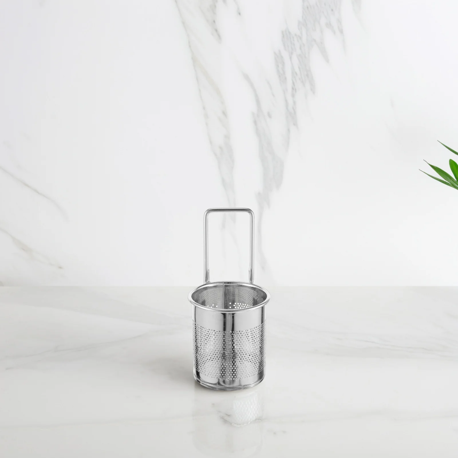 

Stainless Steel Hot Pot Hanging Basket 9CM Handle Large Strainer Easy Clean Kitchen Restaurant Filtering Basket