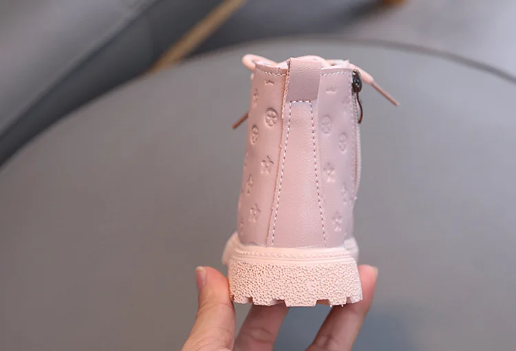 Bedruckte PU-Lederstiefel für Jungen und Mädchen, Herbst-Winter-Fleece-Kurzstiefel, rutschfeste, weiche Sohle, Freizeitstiefel, modische Kinderstiefel, Babystiefel – Detail 17