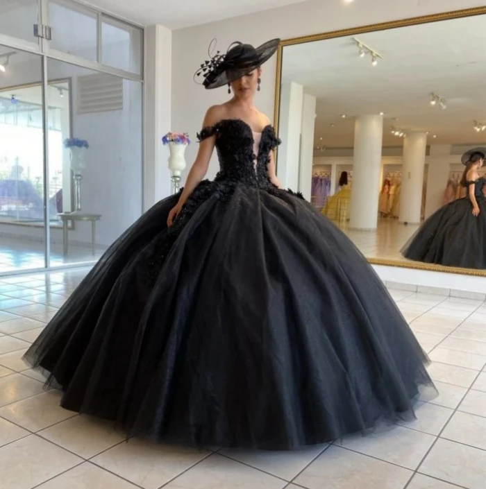 

Black Quinceanera Dresses Ball Gown Off The Shoulder Tulle Appliques Pearls Sweet 16 Dresses 15 Años Mexican Customized