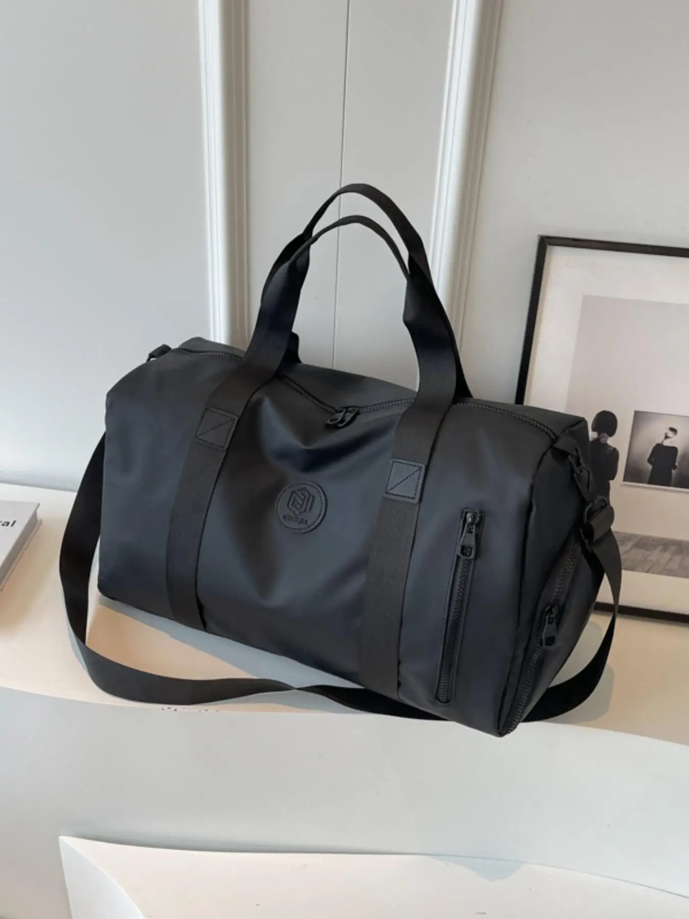 

Casual Large Capacity Travel Bag for Summer Lightweight Zipper Travel Bag, Portable Multi-functional Sports Yoga Independent
