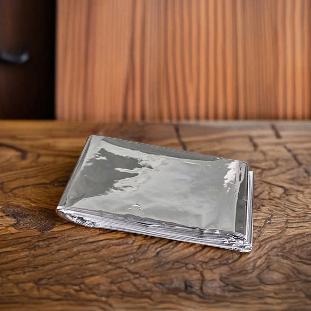 

2Pcs Lightweight Reflective Foil Sheets for Greenhouses Grow Rooms Optimal Plant Growth Heat Retention Camping Survival