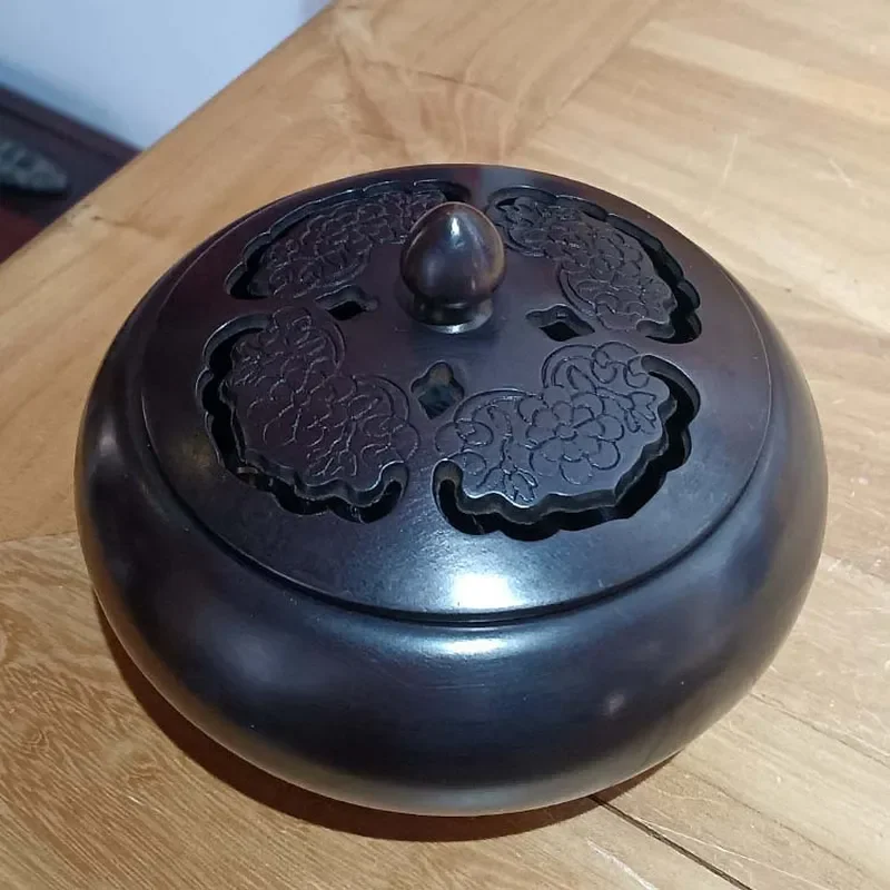 Small Copper Flat Bottomed Stove Real Incense Burner Delicate Textured Mild Design Spot Available for Home Decoration Use