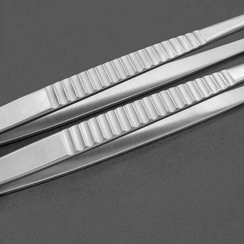 Wklęsło-wypukłe zęby Drobne mikroskopijne kleszcze sercowo-naczyniowe Kleszcze kardiologiczne Kleszcze do tkanek