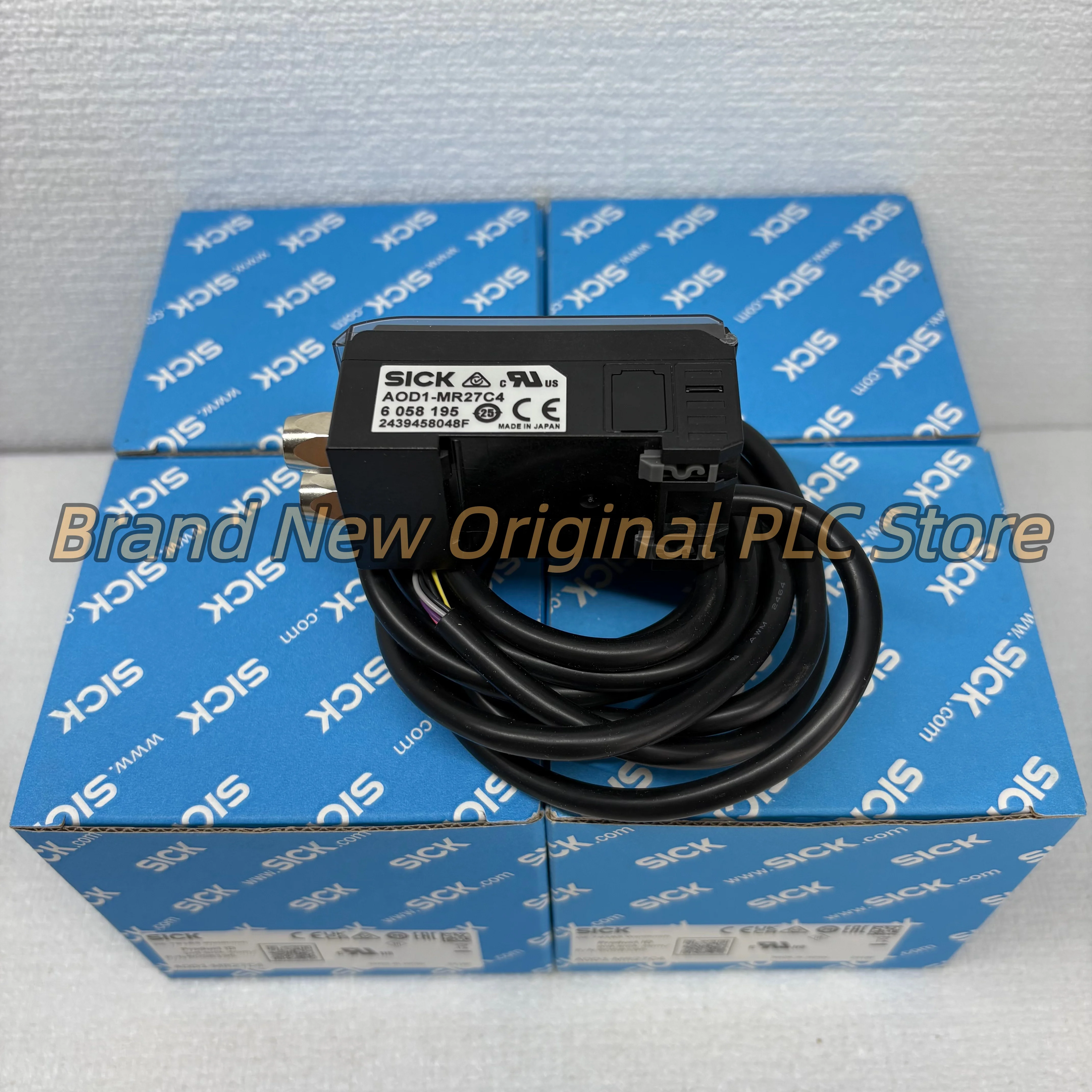 

New AOD1-MR27C4 6058195 sensor amplifier in box