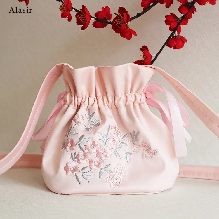 Satin Embroidered Hanfu Bag  Vintage Drawstring Bags Ancient Messenger Female Shoulder Bag Artsy Women Shoulder Bag