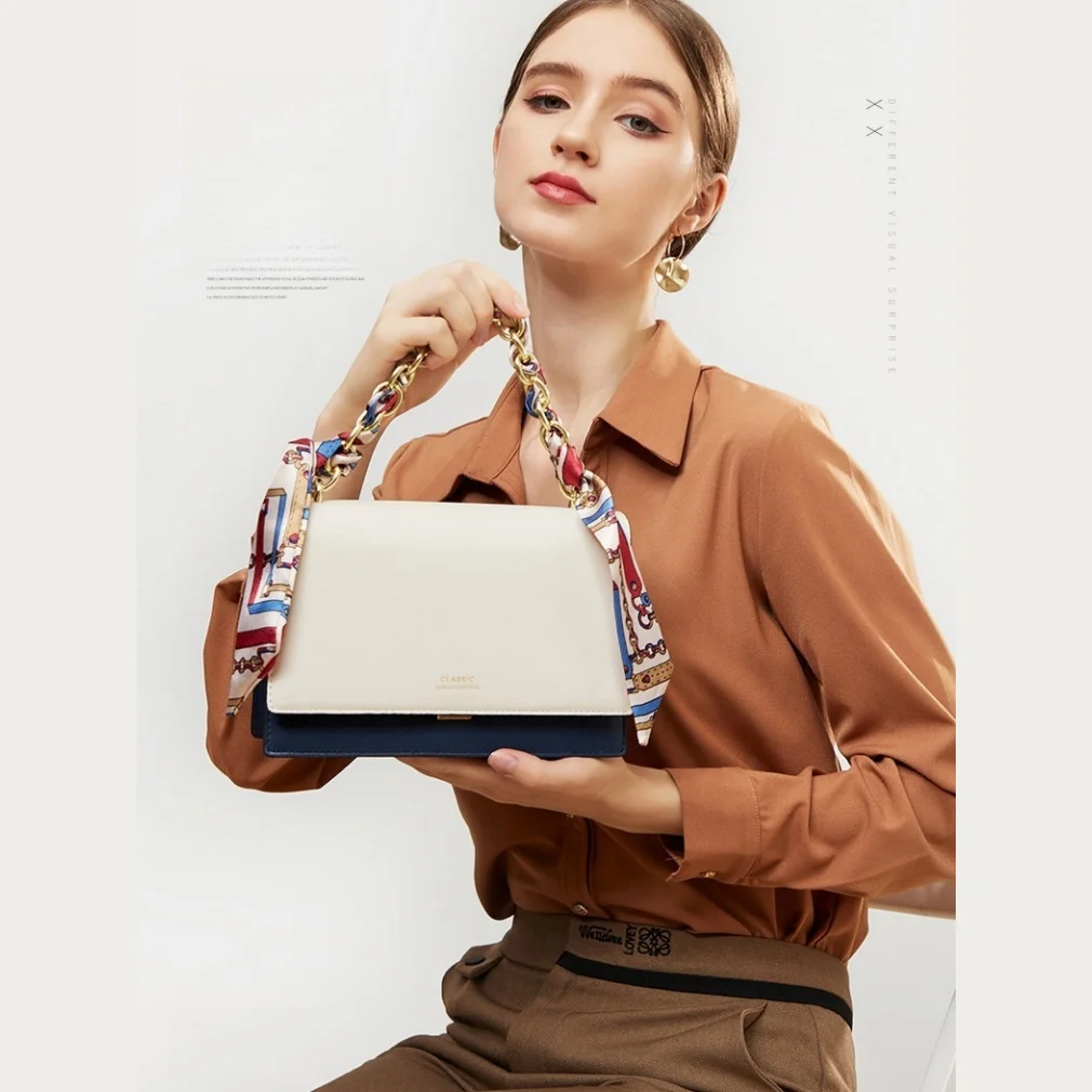 

Women's Bag - Classic Chain Strap Crossbody Small Square Handbag with Contrast Color