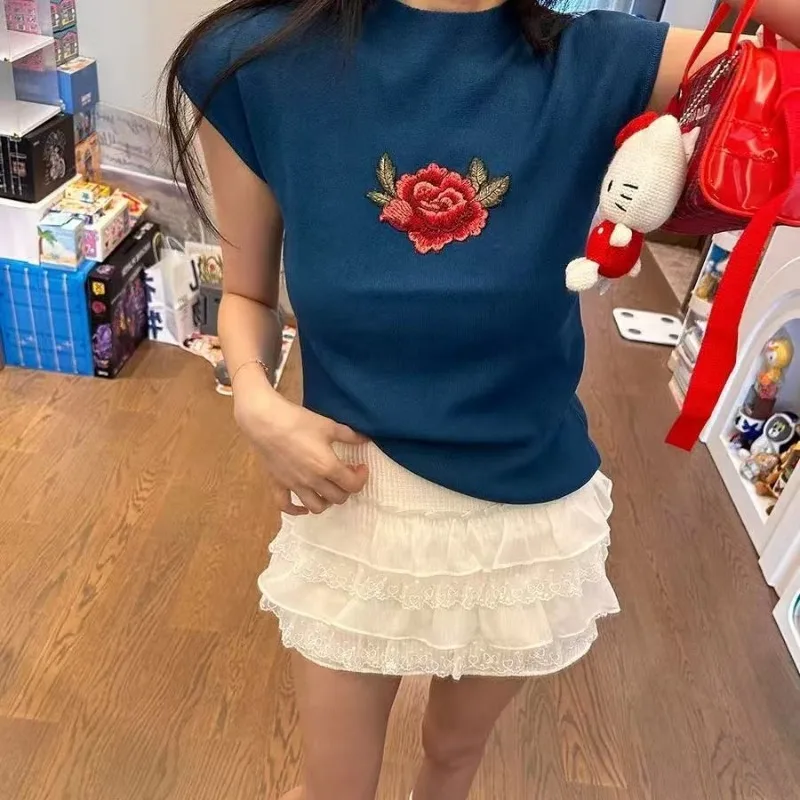 

2025 New Pure Lust Emerald Blue Knit Sweater Short Sleeve Women's Summer New Flower Embroidered T-Shirt Top