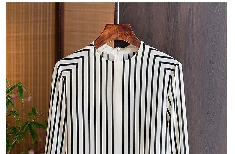 เสื้อเชิ้ตลายทางผู้หญิงเสื้อแขนยาวลำลองแฟชั่นคอวีฤดูร้อนชีฟองซิปท็อปส์