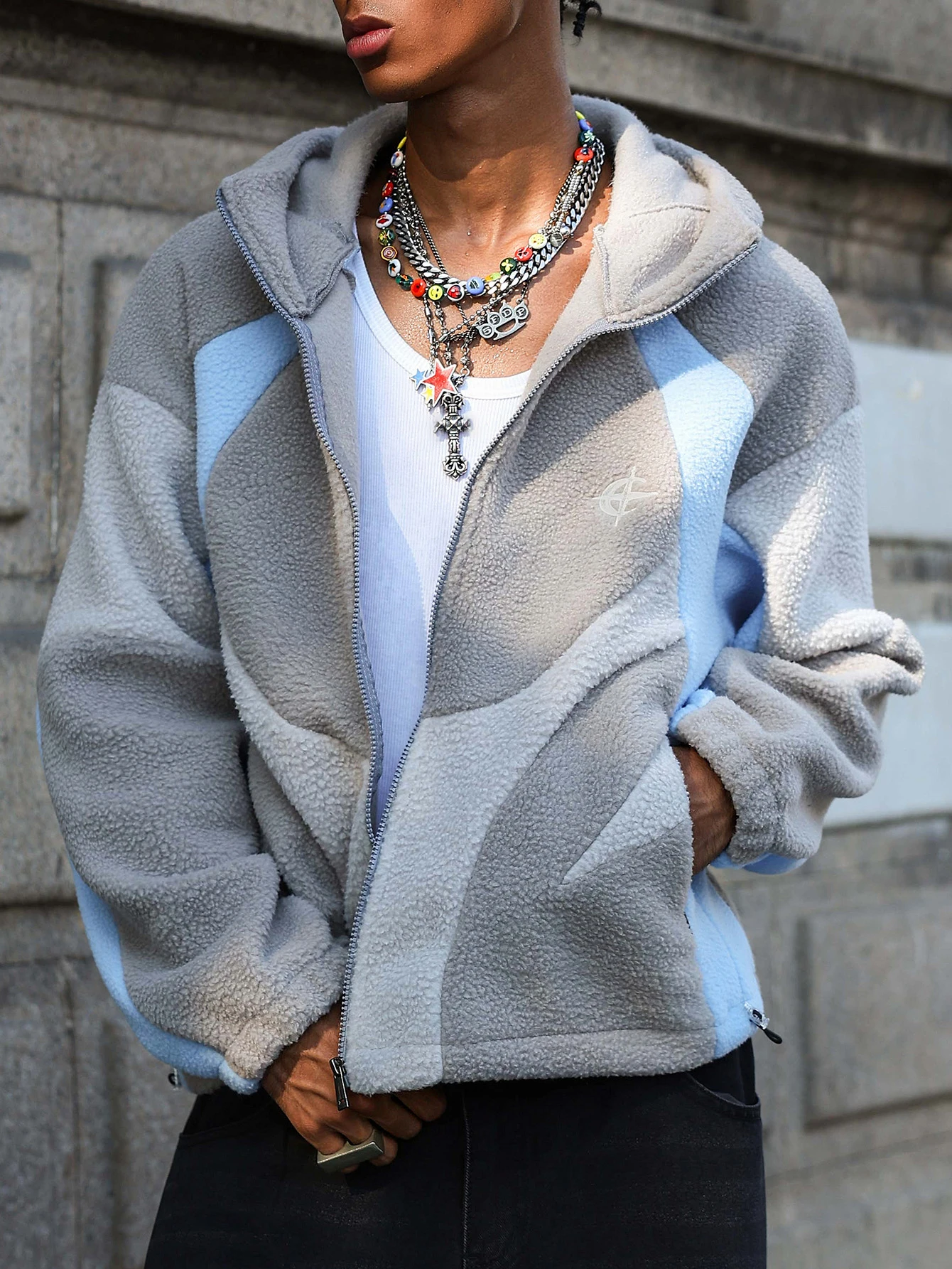 

Streetwear Men's Color-Block Sherpa Hooded Jacket - Embroidered Logo, Zip Closure & Kangaroo Pocket, Edgy for Casual Daily Looks