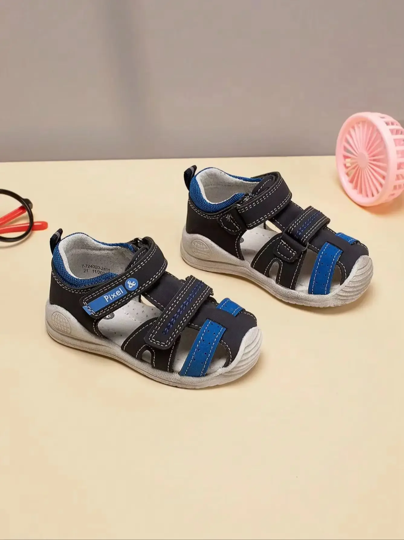 New Kids Closed Toe Sport Sandals, Comfortable Breathable PU Leather Anti-Collision Soft Sole Sandals for Daily Wear
