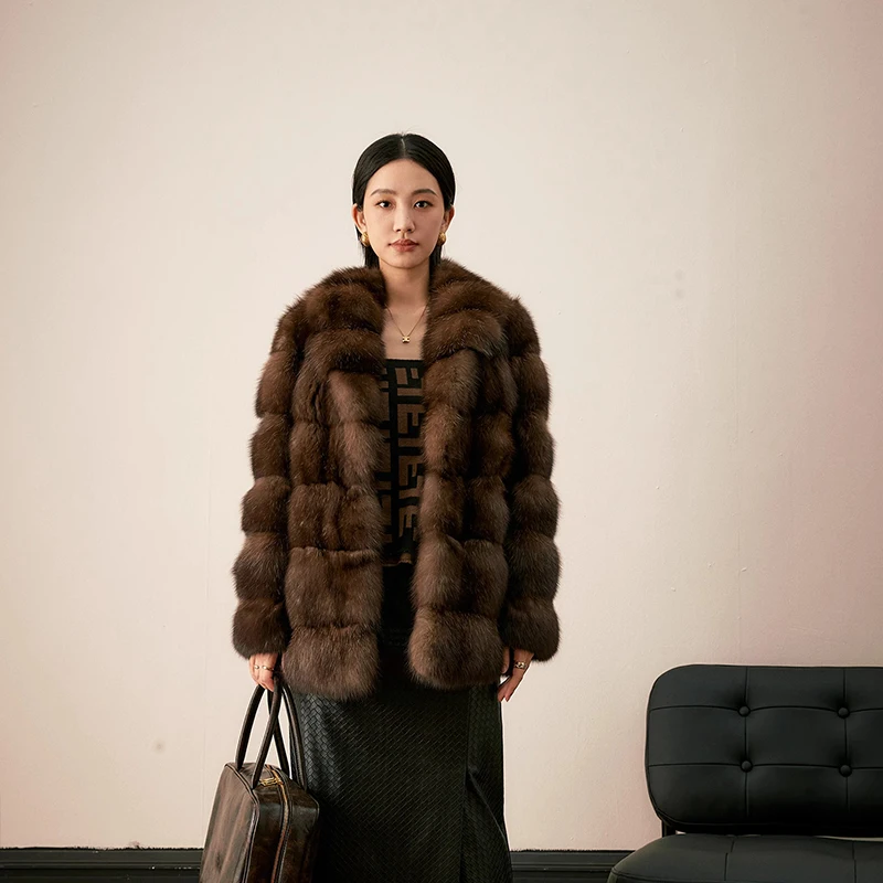 Kurtka zimowa damska Ftangaiur, płaszcz z prawdziwego futra norek rosyjskich, gipsówki, luźny krój, wykładany kołnierz, wysoki poziom luksusu, średniej długości, prawdziwe futro norkowe.