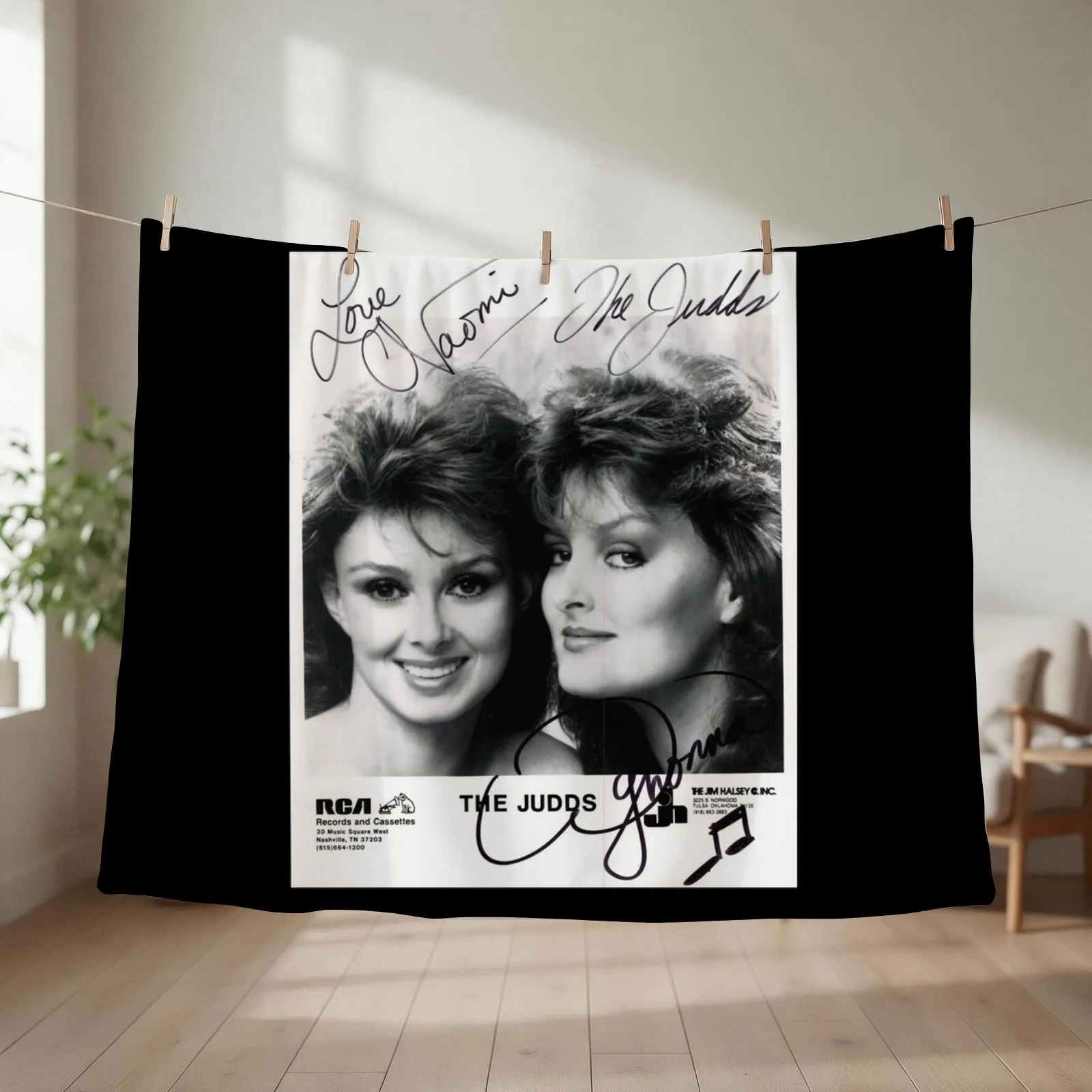 The judds Naomi and Wynonna Judd signed Throw Blanket couch cozy soft plush fuzzy picnic outdoor blanket