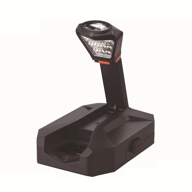 Kit d'outils avec éclairage, comprenant un jeu de tournevis, une poignée à cliquet, un manchon et une montre