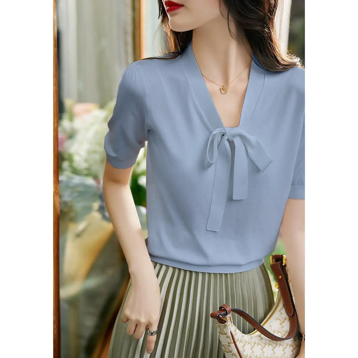 Ice Silk Short Sleeve T-shirt Women's Summer Light Mature Style Lace-up V-neck Temperament Loose Short-sleeved Knitted T-shirt